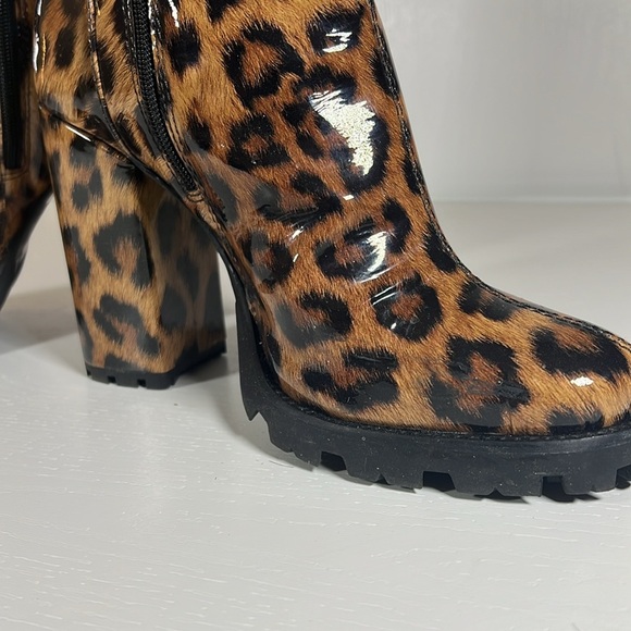 Schutz Nandy Patent Leopard Lug SolePlatform Booties Size 10B - Picture 5 of 7